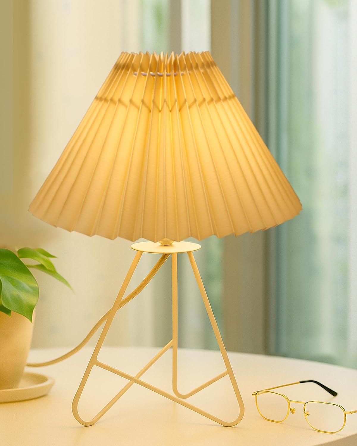 Modern table lamp